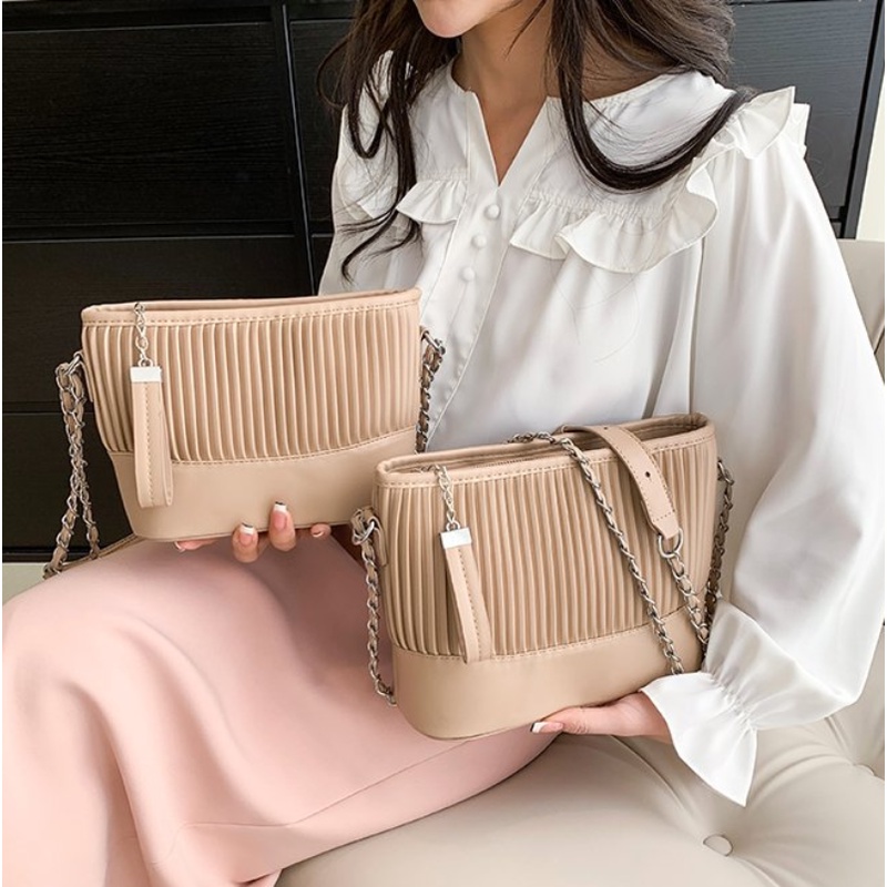 Túi Xách Đeo Vai Cỡ Lớn Phối Dây Xích Thời Trang Nữ Sành Điệu