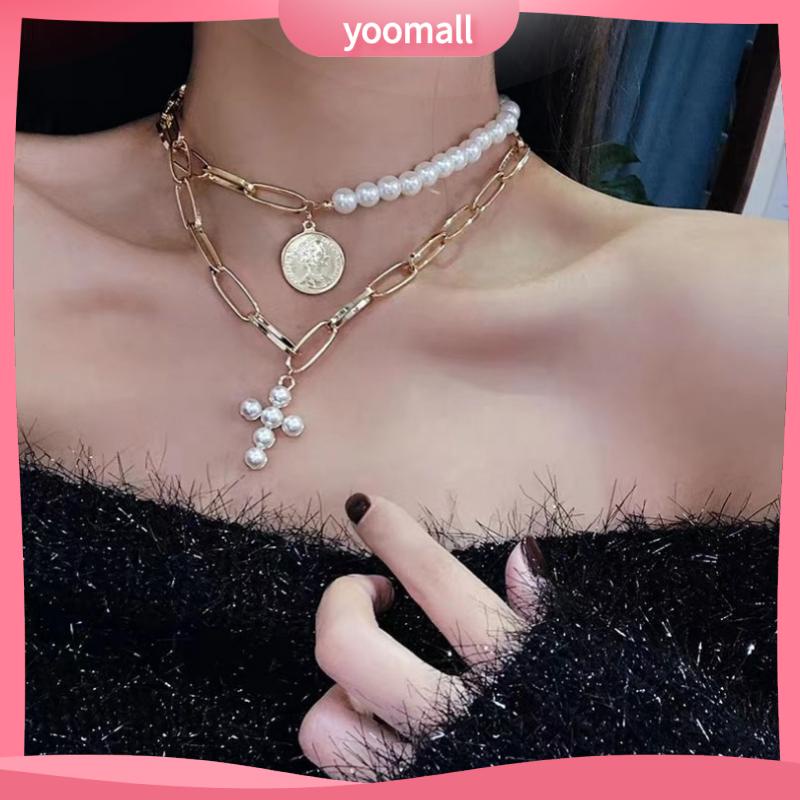 [YM] Vòng cổ Ngắn Hai Lớp Mặt Chữ Thập Đính Ngọc Trai Và Đầu Nữ Hoàng
