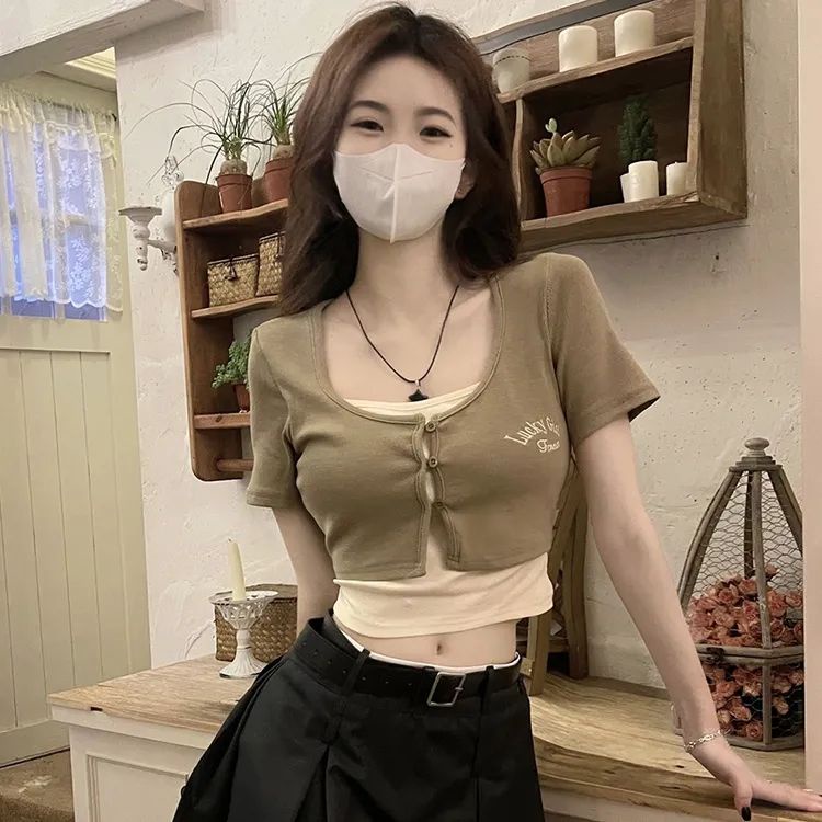 Áo Thun Ngắn Tay Cổ Vuông Giả Hai Lớp Phong Cách Mới Cho Nữ