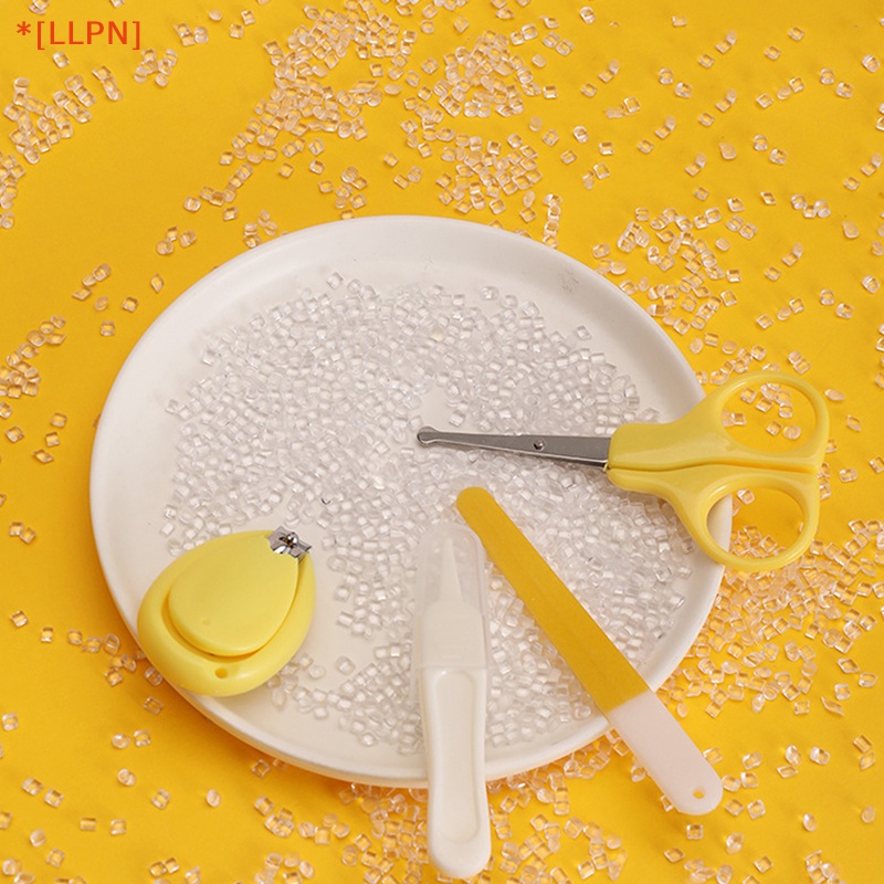 Bộ 4 Dụng Cụ Chăm Sóc Móng Tay Em Bé Bằng PP Không BPA Họa Tiết Hoạt Hình Dễ Thương