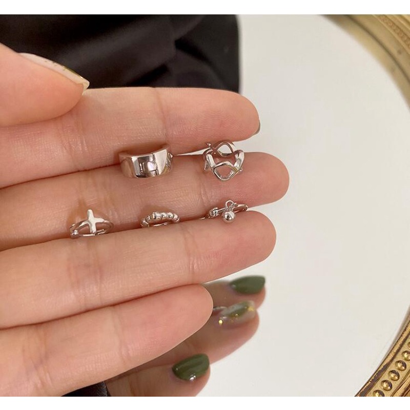 Khuyên Tai Hình Thoi Rỗng Đơn Giản Dễ Phối Đồ Mẫu Mới 2023 Dành Cho Học Sinh