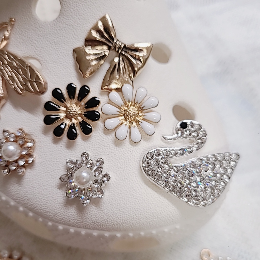 CROCS 1 Cái] Hạt Ngọc Trai Kim Loại Hình Hoa / Kim Cương / Ruy Băng / Ruy Băng Tự Làm Trang Sức