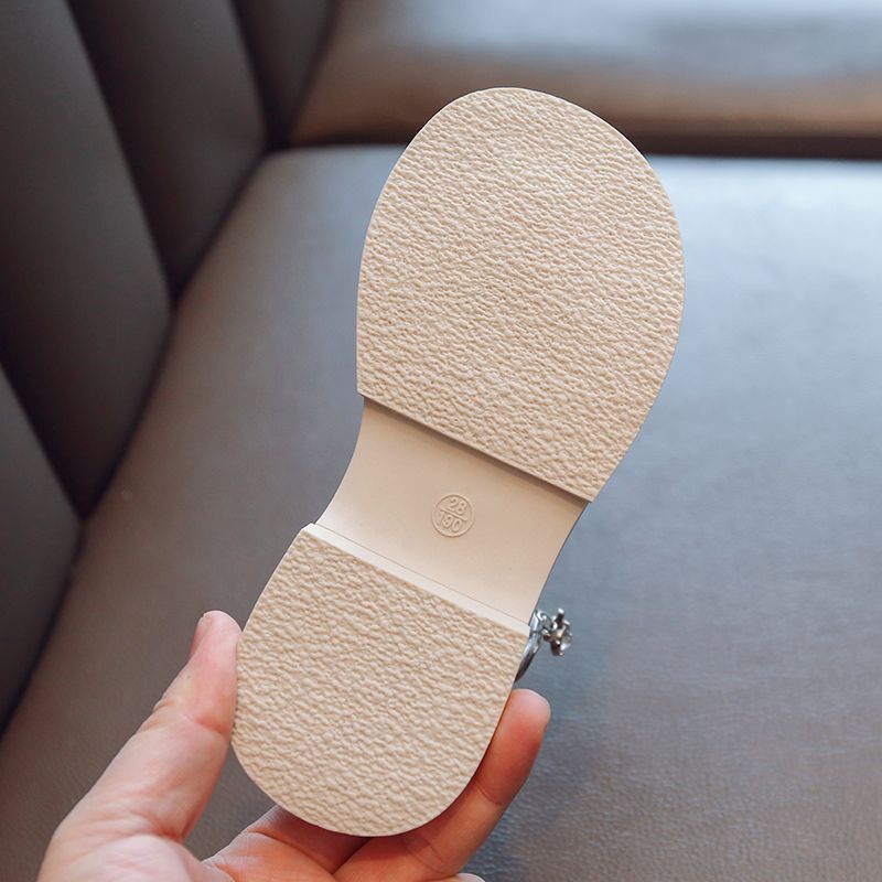 Dép cho bé gái mới 2023 mùa xuân và mùa hè nữ trẻ em vừa và lớn dép đế mềm thời trang mùa hè giày công chúa hoa