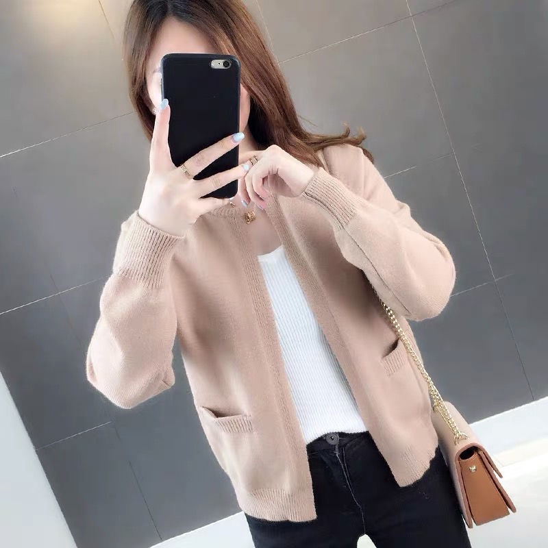 [Spot Hot Sale] Thu đông mỏng dệt kim Cardigan cho phụ nữ V cổ áo len ngắn Áo len dệt kim dài tay Hàn Quốc lỏng lẻo đan Top Kích thước lớn Cardigan ngắn nữ