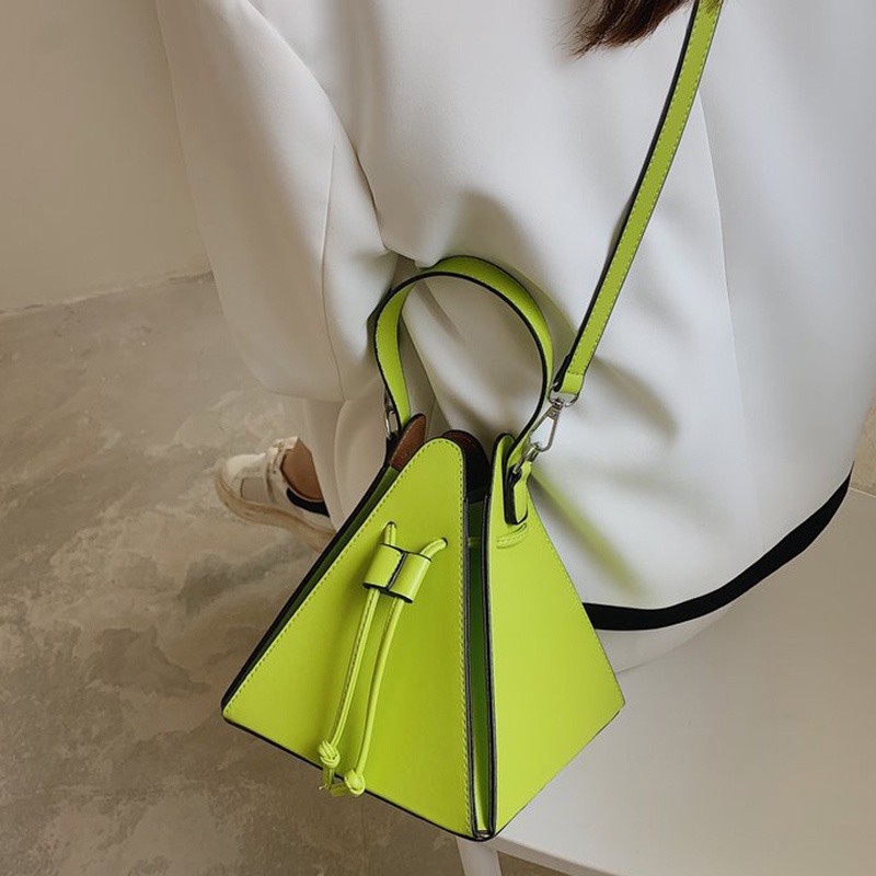 Túi Đeo Chéo Hình Tam Giác Ba Chiều Màu Kẹo Cá Tính Thời Trang