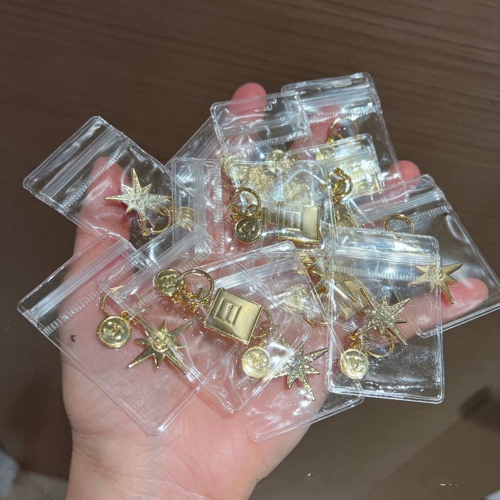Bông Tai Kim Loại Hình Mặt Trăng Và Chữ C May Mắn