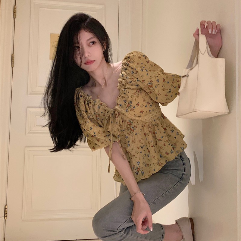 Áo Kiểu Cổ Chữ V Phối Ren Hoa Dáng Rộng Thời Trang Xinh Xắn