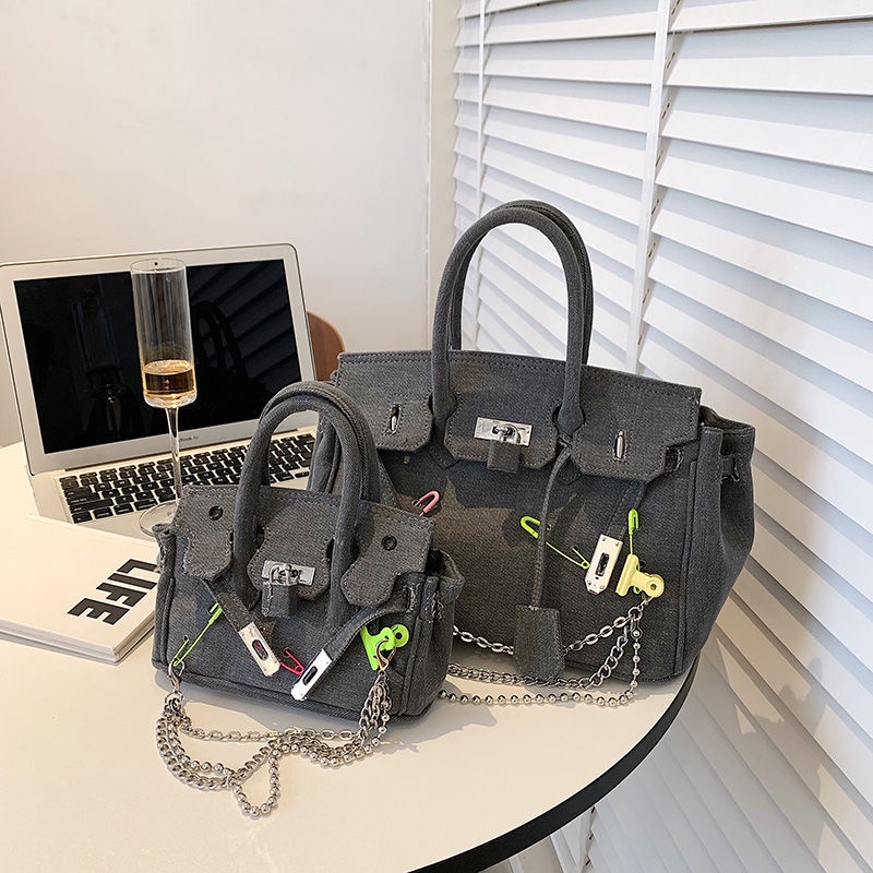 Túi Đeo Chéo Canvas Phối Khóa Bạch Kim Phong Cách Mới 2022