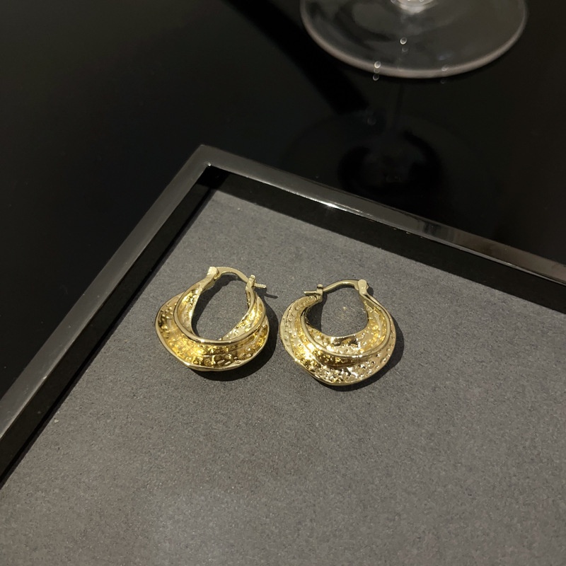 1 Đôi Bông Tai Kim Loại Dạng Tua Rua Xoắn Đính Ngọc Trai Sang Trọng