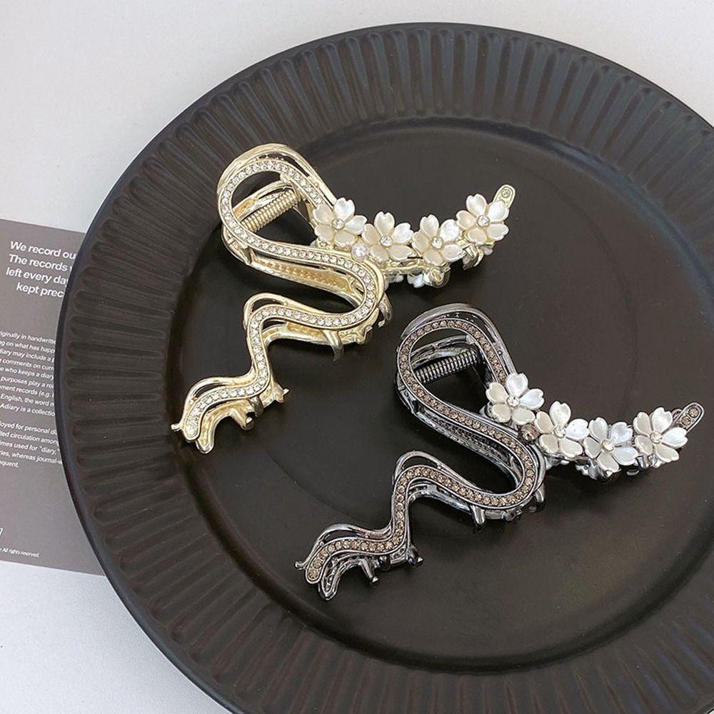 Kẹp Tóc Móng Vuốt Lớn Hình Hoa / Cá Mập Thời Trang Hàn Quốc