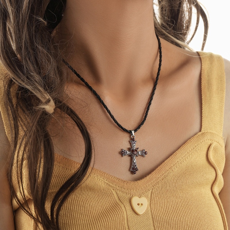 Vòng Cổ Choker Màu Đen Mặt Chữ Thập Lớn Phong Cách Gothic Cổ Điển Cho Nam Và Nữ