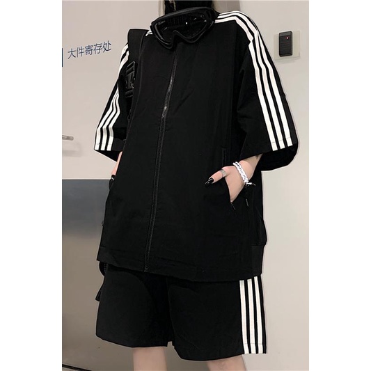 Bộ Áo Khoác Tay Ngắn Dáng Rộng Phối Quần Short Cỡ Lớn Thời Trang Cho Nam Và Nữ
