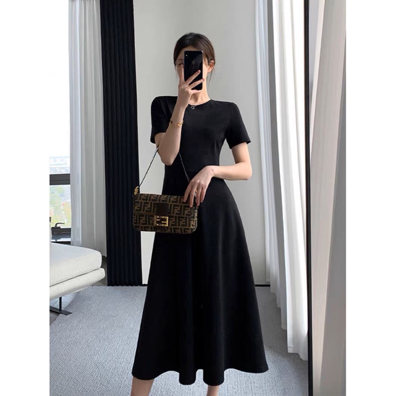 Đầm Thun Gân G.u