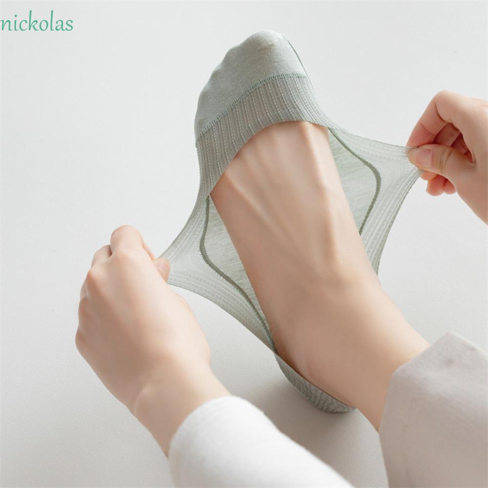 Đôi Vớ Thuyền Bằng Silicone Nylon Lụa Màu Sắc Kẹo Ngọt Dành Cho Nữ