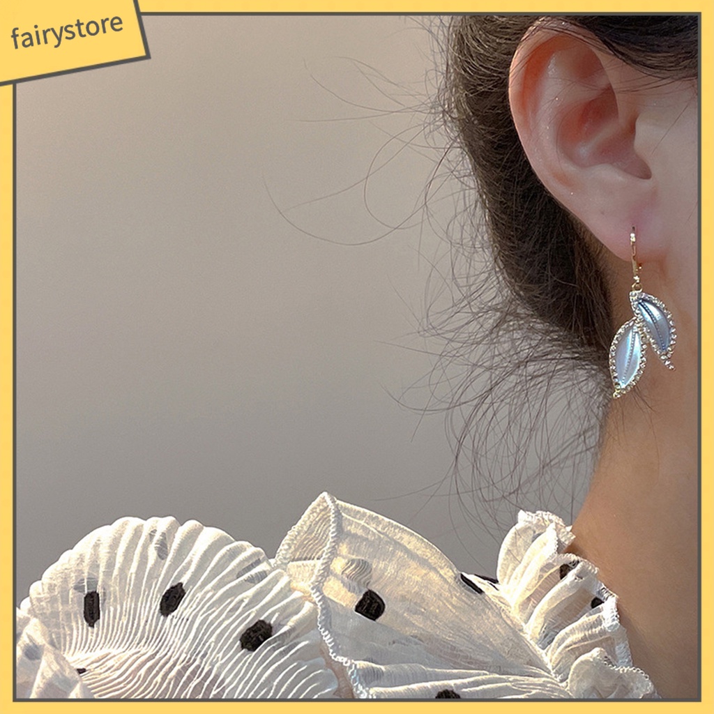 1 Đôi Bông Tai Dáng Dài Hình Chiếc Lá Đính Đá Phong Cách Retro