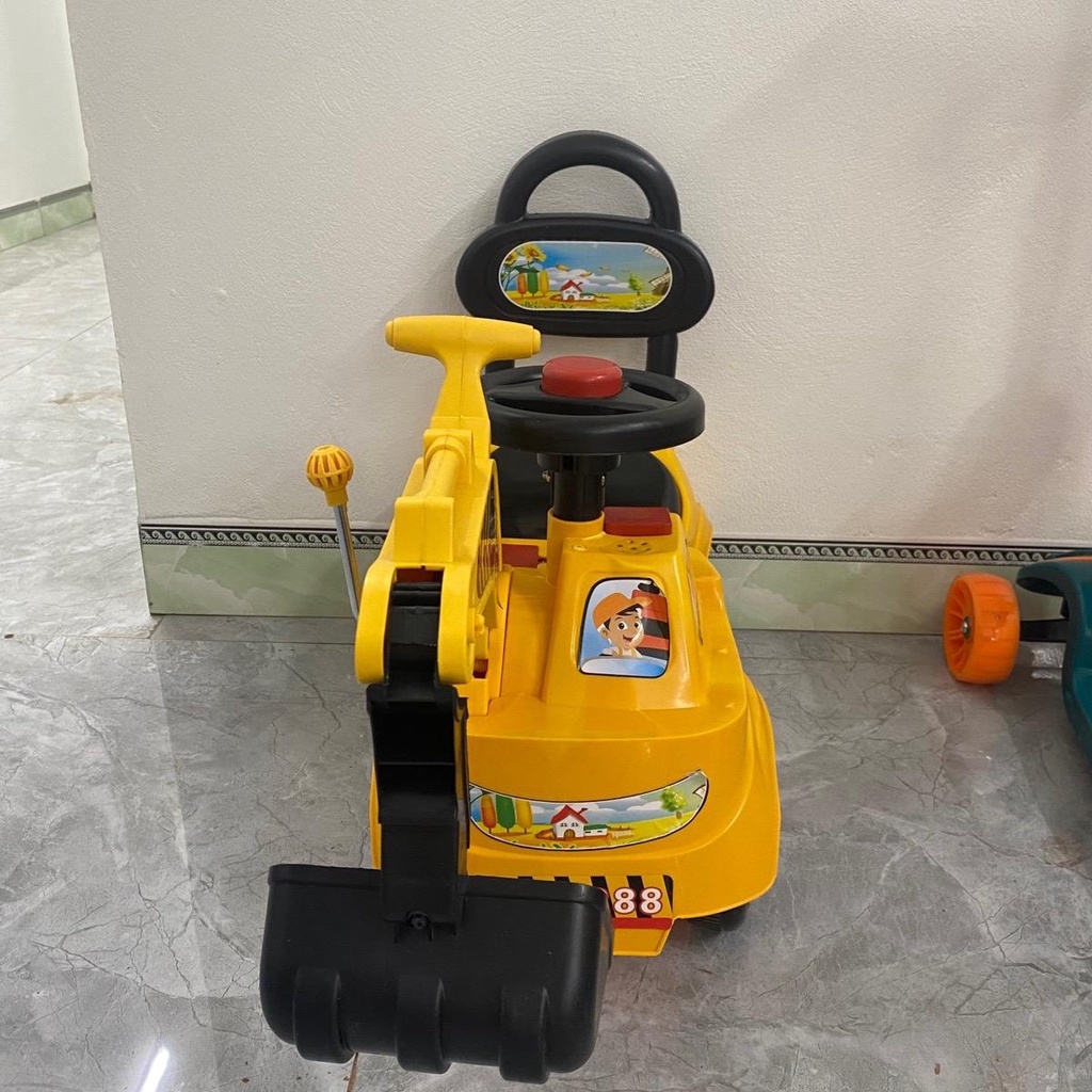 Đồ chơi xe cần cẩu chòi chân có nhạc đồ chơi cho bé