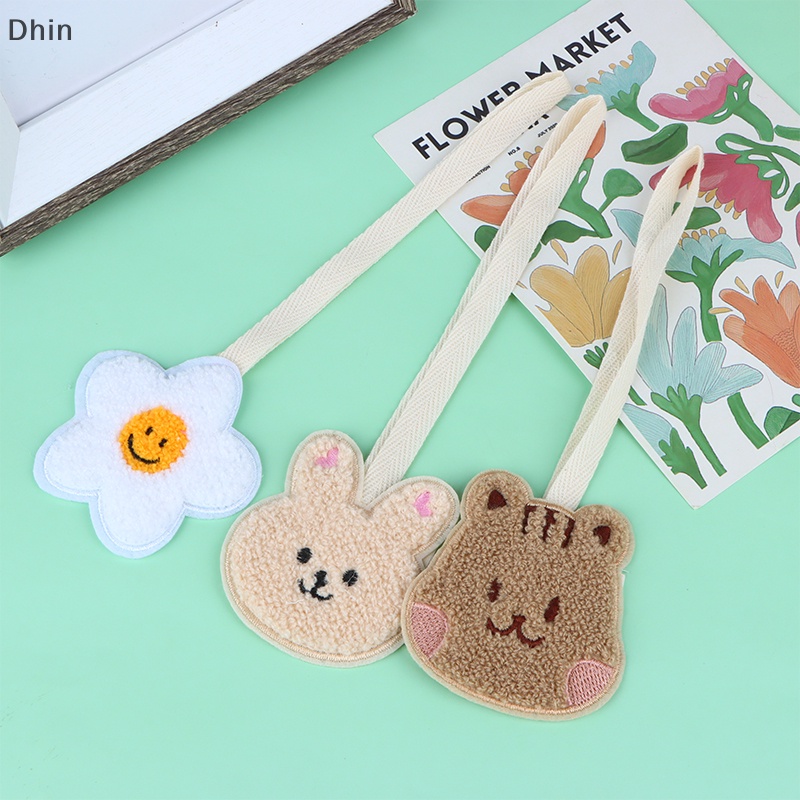 [Dhin] Móc Khóa Thêu Tên Với Mặt Dây Chuyền Hình Gấu Nhỏ Tinh Tế Thời Trang Kèm Thẻ Tên