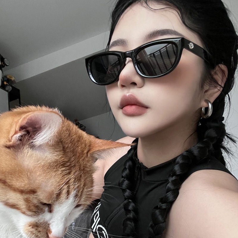 Kính Mát Hình Oval Gọng Xanh Ô Liu Chống Nắng Thời Trang Cổ Điển Cho Nữ