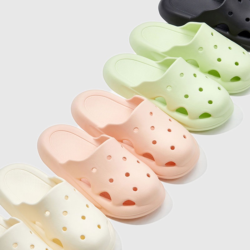 195.Dép EVA Đục Lỗ Đi Trong Nhà Đế Dày Chống Trượt Họa Tiết Hoạt Hình Cho Nữ