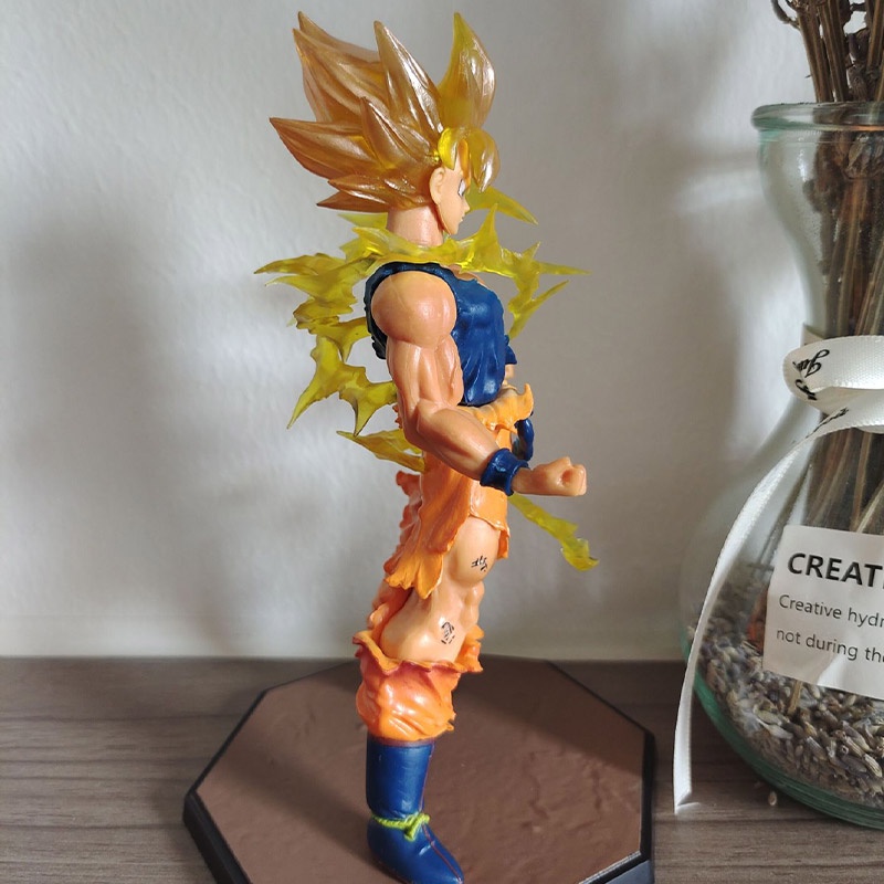 AMILA  Tượng Nhân Vật Super Saiyan Trong Dragon Ball Trang Trí Xe Hơi