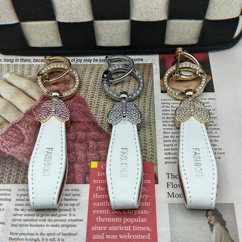 Internet Celebrity Car Key Ring Pendant Diamond Key Ring Circle Lanyard Exquisite Key Chain Women's Bag Hanging Ornament Ins Style J7GB