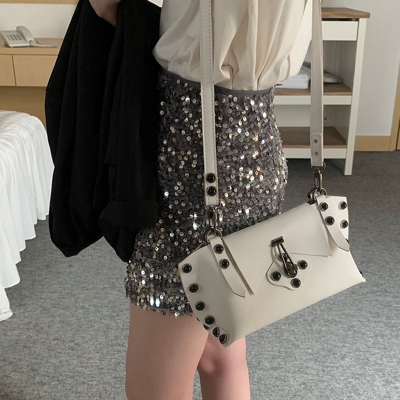 Túi Đeo Vai Đính Đinh Tán Phong Cách punk Cá Tính Chất Lượng Cao Cho Nữ