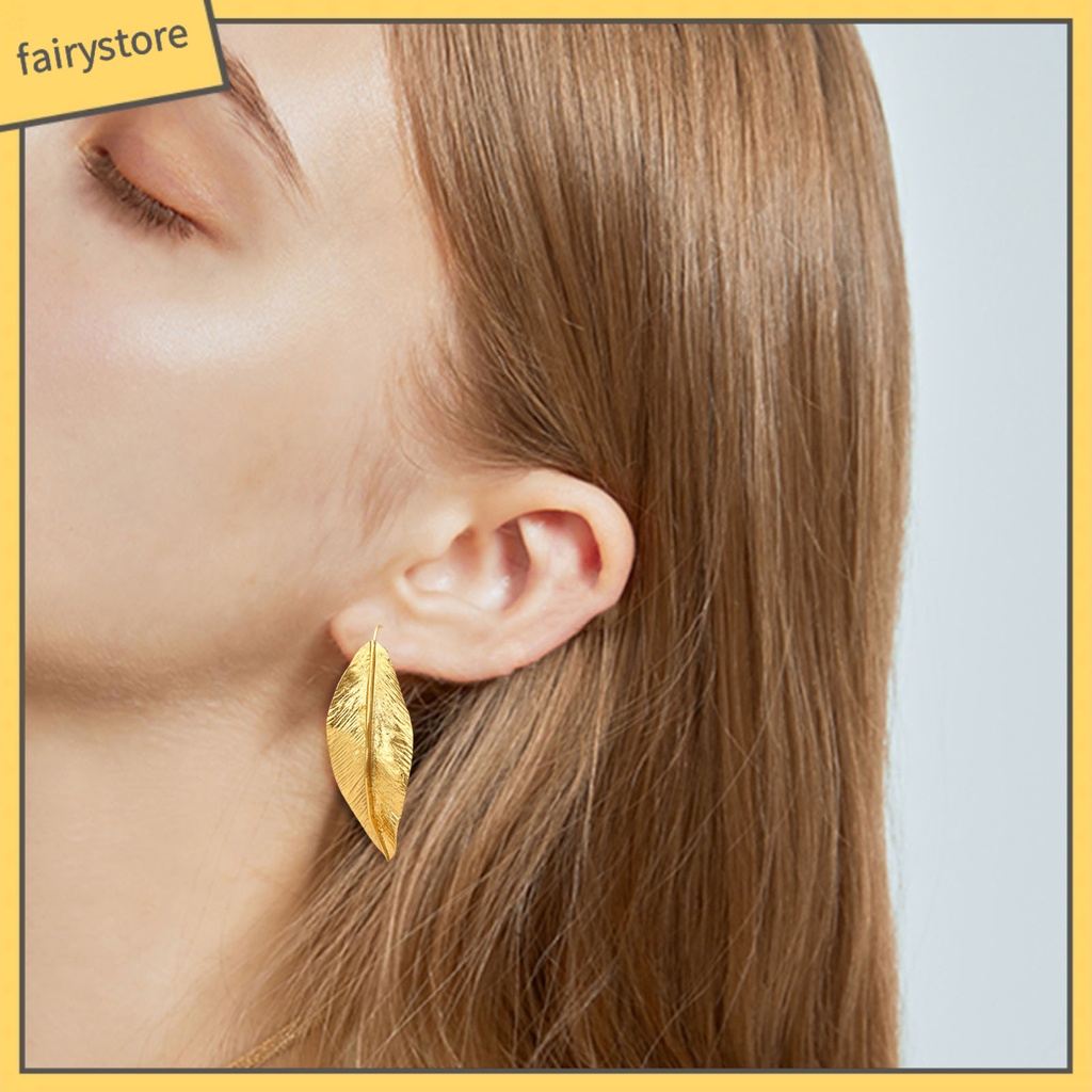1 Đôi Bông Tai Móc Hình Chiếc Lá Bằng Kim Loại Màu Sắc Tươi Sáng Phong Cách Retro