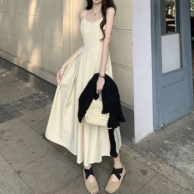 Đầm Hai Dây Dáng Lửng Xếp Ly Ôm Eo Phong Cách Hepburn Pháp Thời Trang Mới 2023