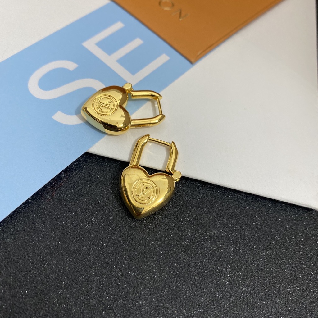 Bông Tai LV Bằng Thép Titan Hình Chữ Thời Trang Cho Nữ