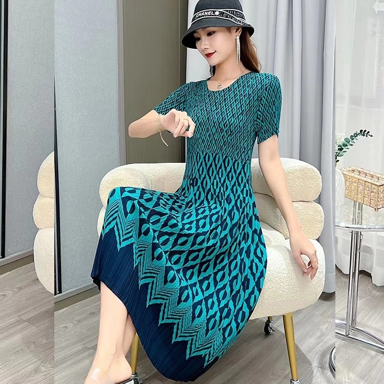 Đầm Xếp Ly Cao Cấp Che Bụng Mẫu Mới 2023 Thời Trang Mùa Hè Dành Cho Bạn Nữ