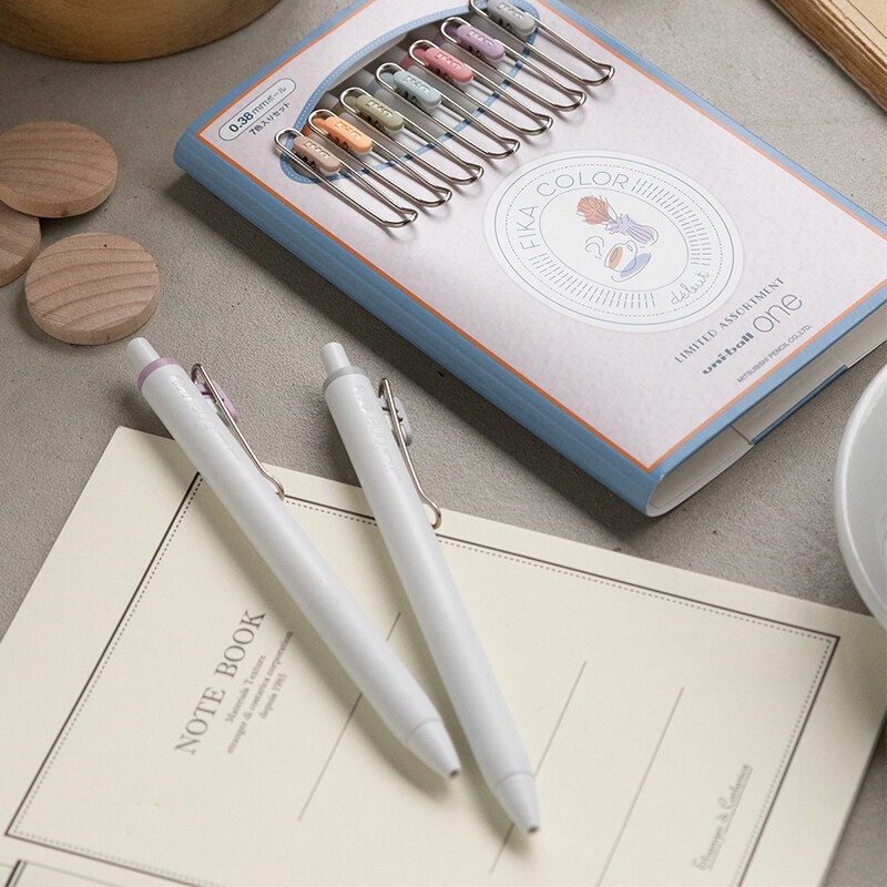 1 Bút Mực Gel UNI Màu Trơn Ngòi 0.38 UMN-S 0.38 / 0.5mm