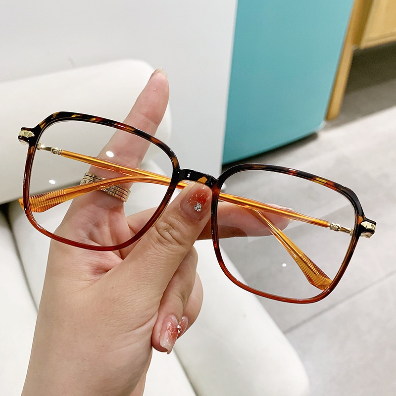 Mắt Kính Chống Tia Bức Xạ Hình Vuông Thời Trang Mới 2023