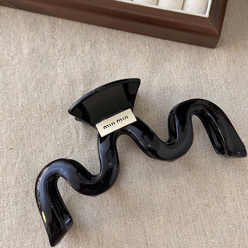 Kẹp Tóc Hình Cá Mập Phong Cách Mới 2023