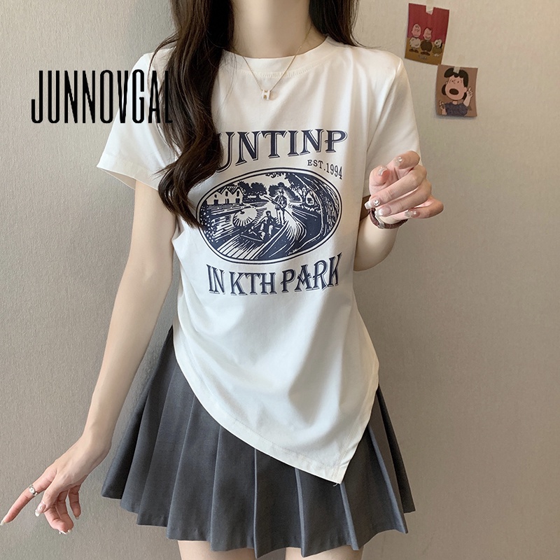Áo thun JUNNOVGAL thiết kế vai trước gợi cảm in hình thời trang mới