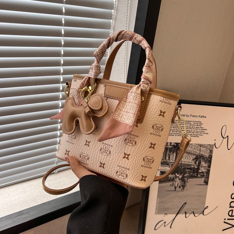 Túi Xách Da Pu Phối Khăn Lụa Thời Trang Cho Nữ