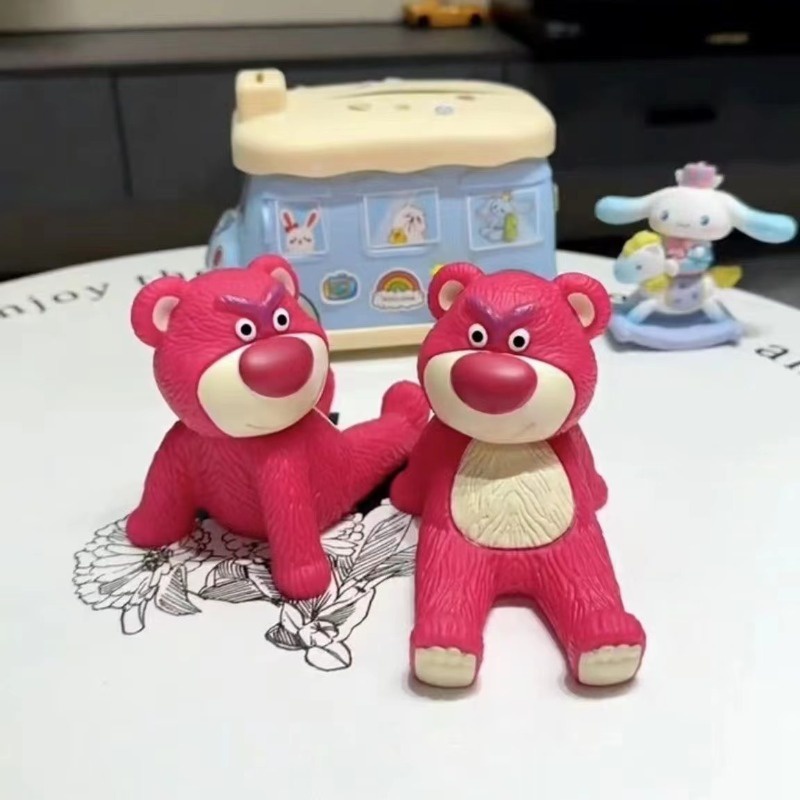 Giá Đỡ Điện Thoại Bằng PVC Hình Gấu Dâu Tây Lotso Action Dễ Thương Làm Quà Tặng Đồ Chơi Lotso