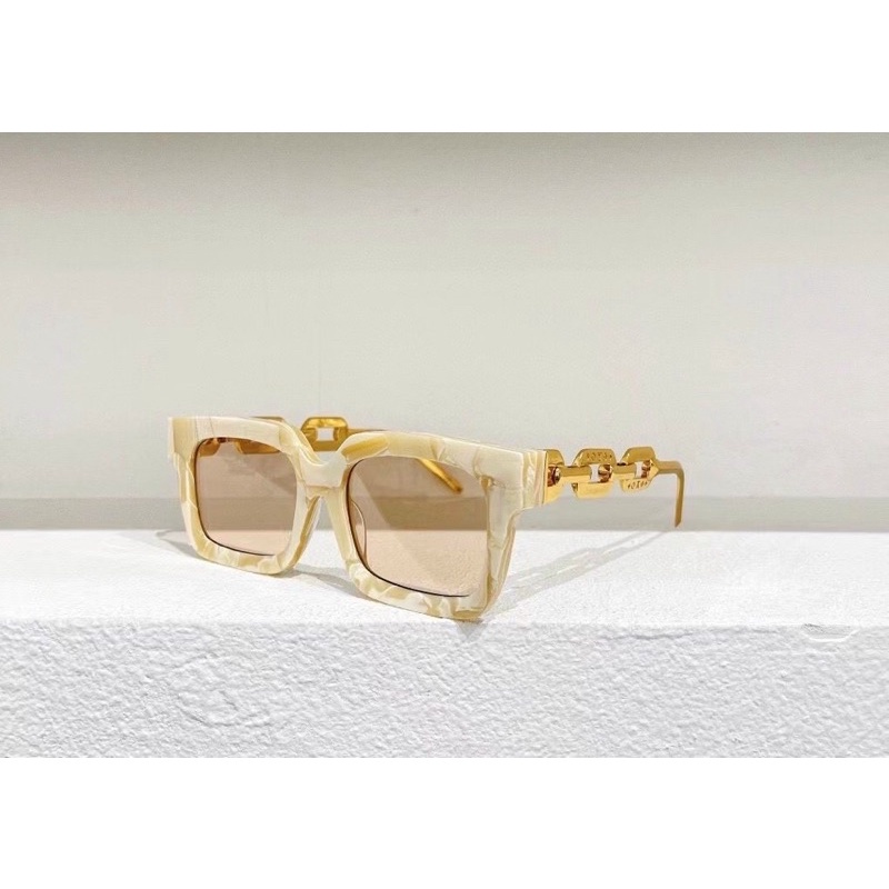 Kính hiệu Vuông LV XÍCH  hàng đẹp hot