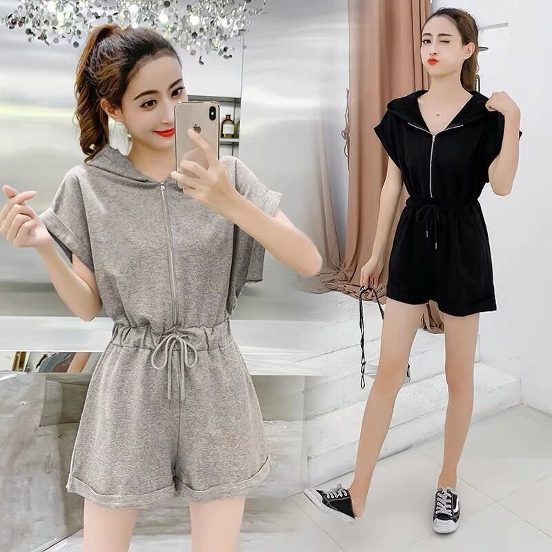 Jumpsuit Thể Thao Áo Tay Ngắn Có Nón Và Quần Short Ống Rộng Phối Khóa Kéo Thời Trang Năng Động