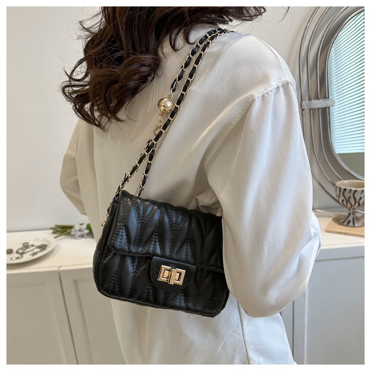 Túi Đeo Chéo Thêu Họa Tiết Hình Thoi Phối Dây Xích Thời Trang Sang Trọng Cho Nữ