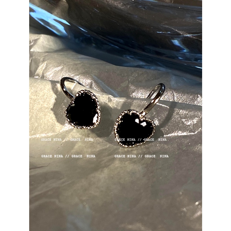 Khuyên Tai Hình Trái Tim Màu Đen Phong Cách Thời Trang 2023 Dành Cho Nữ