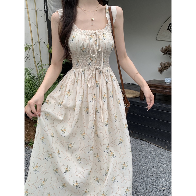 Đầm Dài Hai Dây Họa Tiết Hoa Nhẹ Nhàng Nữ Tính