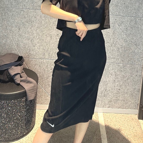 Chân Váy Midi Lưng Cao Xẻ Tà Có Gân Chính Hãng 100% DV7957