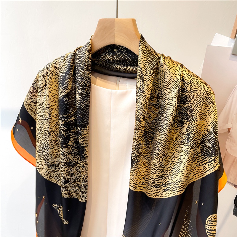 Khăn Choàng Cổ Hình Vuông 90 * 90CM Chất Lụa In Họa Tiết Thời Trang Thu Đông Cho Nữ