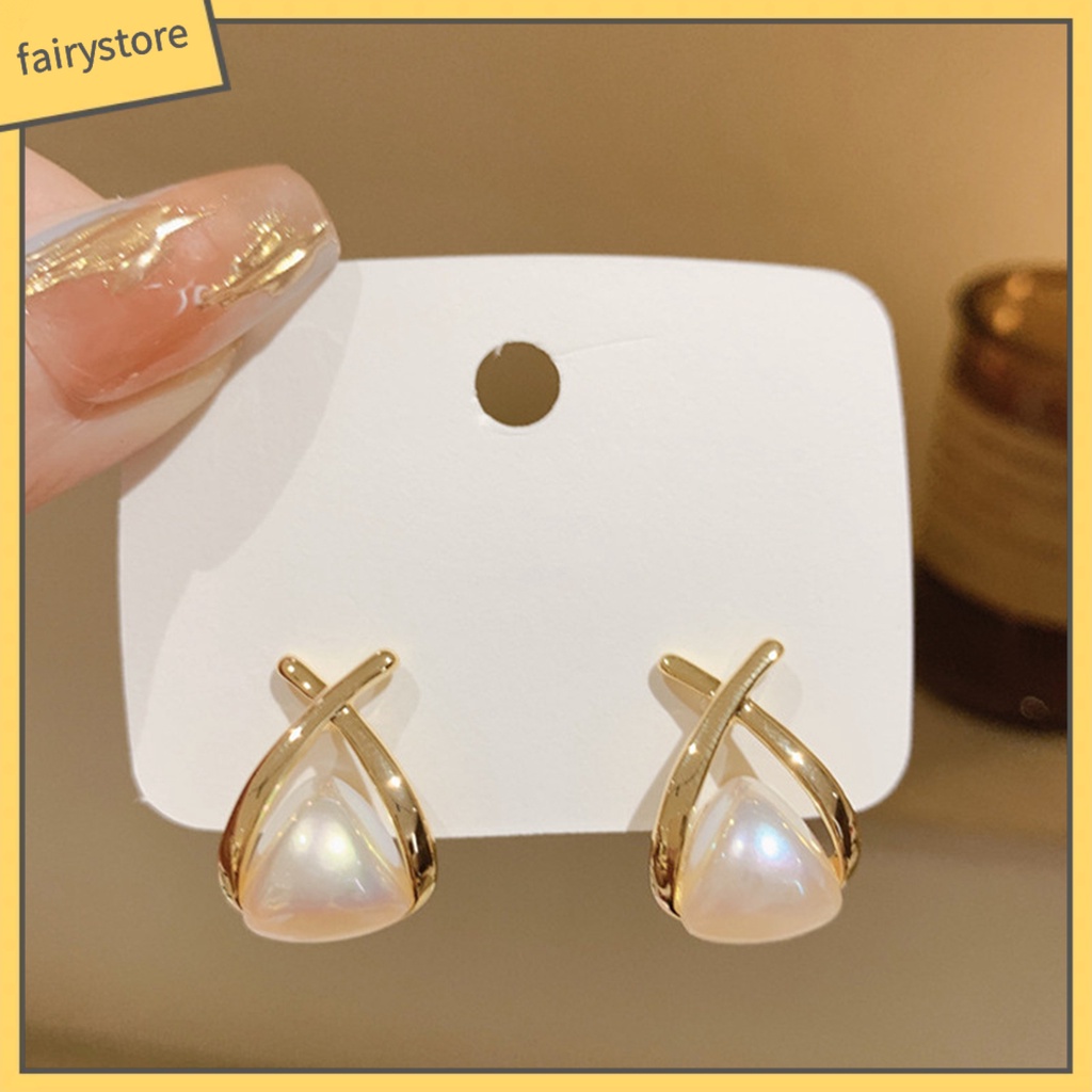 1 Đôi Bông Tai Hình Tam Giác Đính Ngọc Trai Nhân Tạo Phong Cách Hàn Quốc