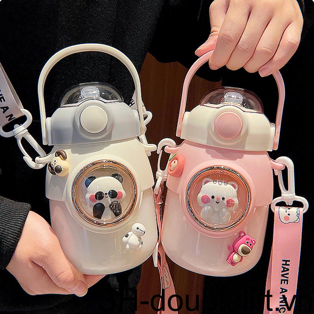 Bình Nước Dung Tích Lớn 820ml In Họa Tiết Hoạt Hình Dễ Thương Kèm Ống Hút Tiện Dụng Mang Theo Du Lịch /