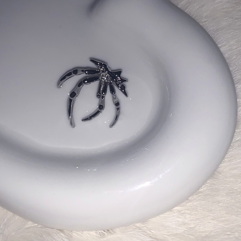 Khuyên Tai Kim Loại Bạc Dạng Kẹp Hình Nhện Phong Cách niche Cá Tính Ngọt Ngào Không Cần Xương Lỗ Dành Cho Nữ