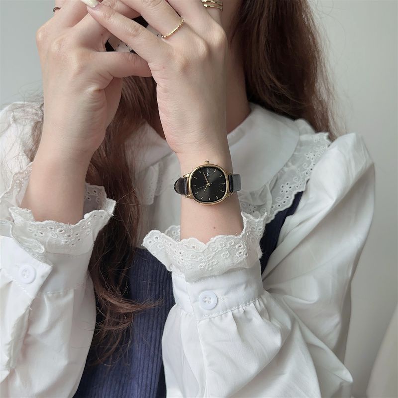 Đồng Hồ Đeo Tay Mặt Vuông Nhỏ Màu Trắng Tinh Tế Đơn Giản Phong Cách Mori Retro Cho Nữ