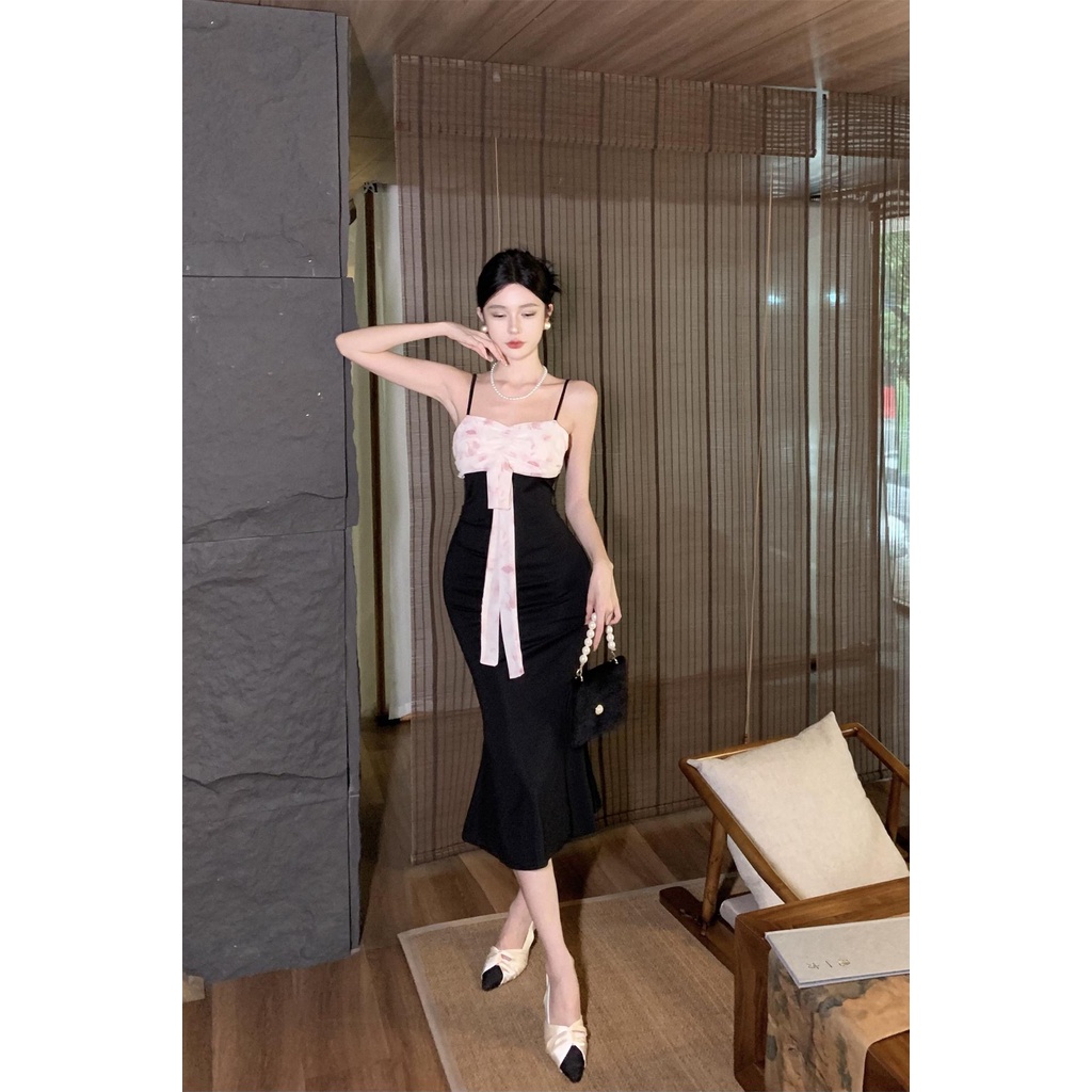 Mới Set Đầm Hai Dây Họa Tiết Hoa Và Áo Khoác Cardigan Mỏng Phong Cách Quyến Rũ