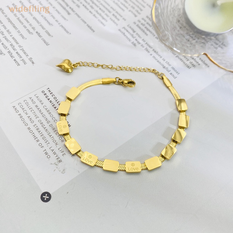 Vòng Đeo Tay Bằng Thép Titan Mặt Khối Lập Phương Màu Sắc Vàng Kim Phong Cách Vintage Dành Cho Nữ