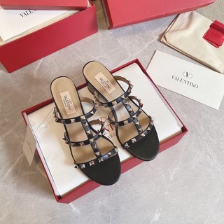 Giày sandal cao gót đế dày đính đinh tán thời trang 2023